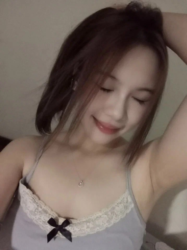 Chị chân dài khí chất cao quý - - không phải thung lũng - -, con bò đen lớn rung động âm vật và hét lên, cơ thể run rẩy và lên đỉnh, và con đĩ rất hạnh phúc